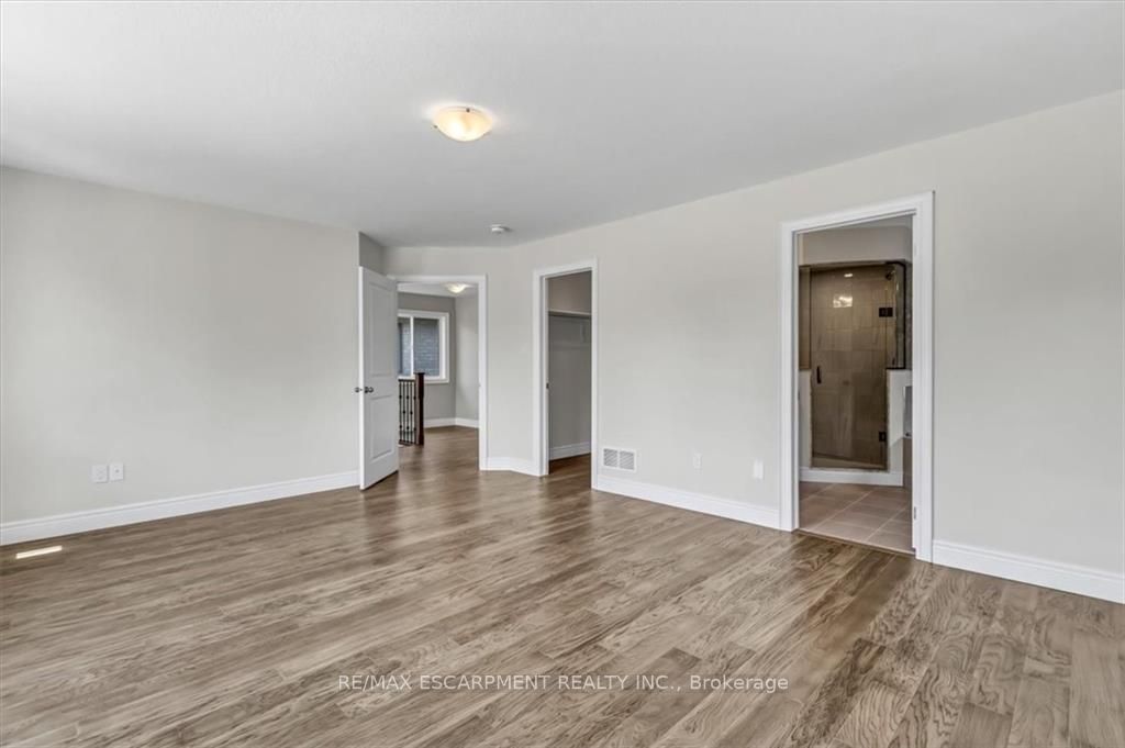 37 Roselawn Ave