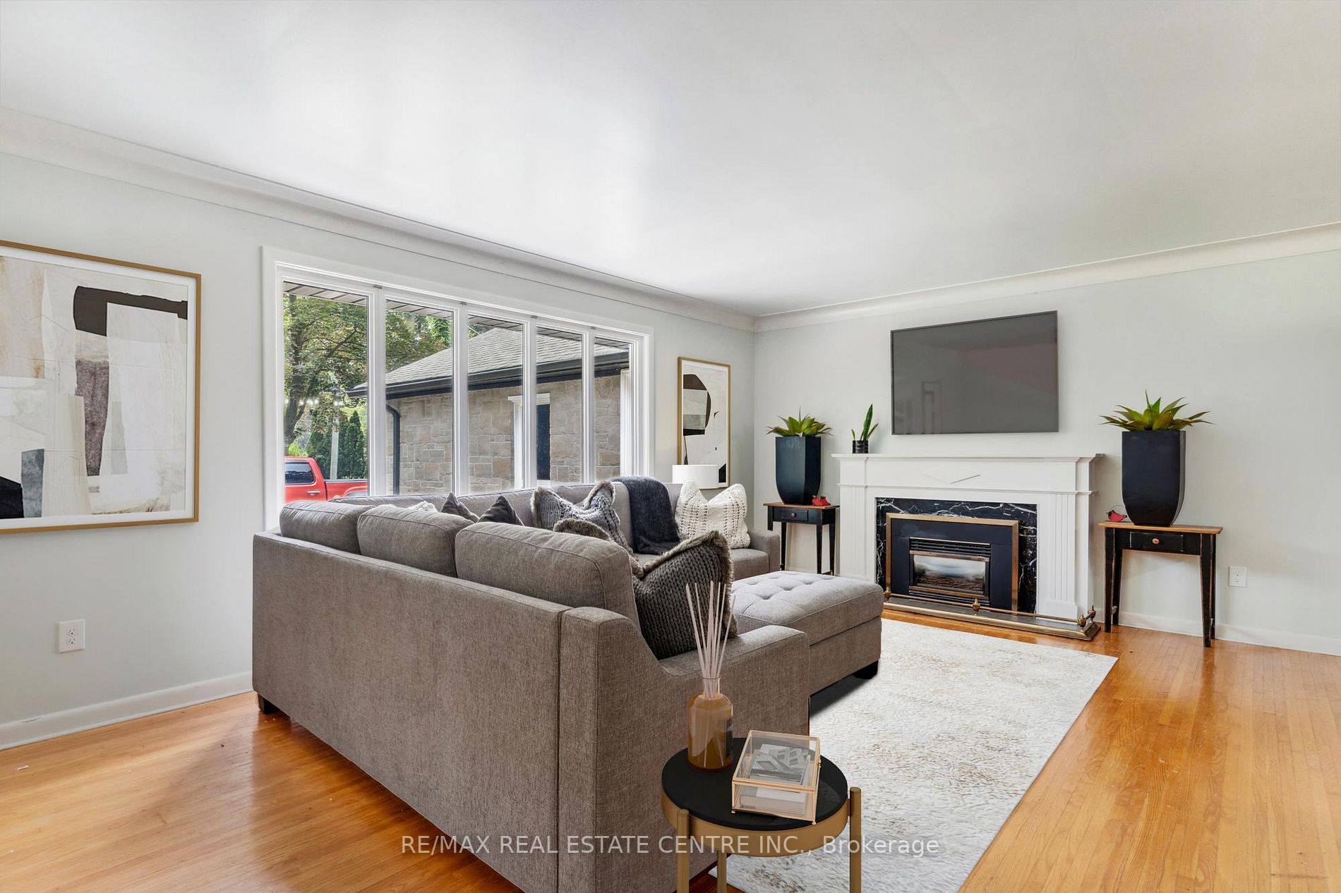 83 Jerseyville Rd E
