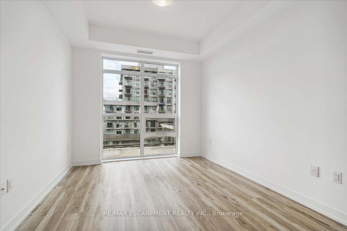 460 Dundas St E, #712