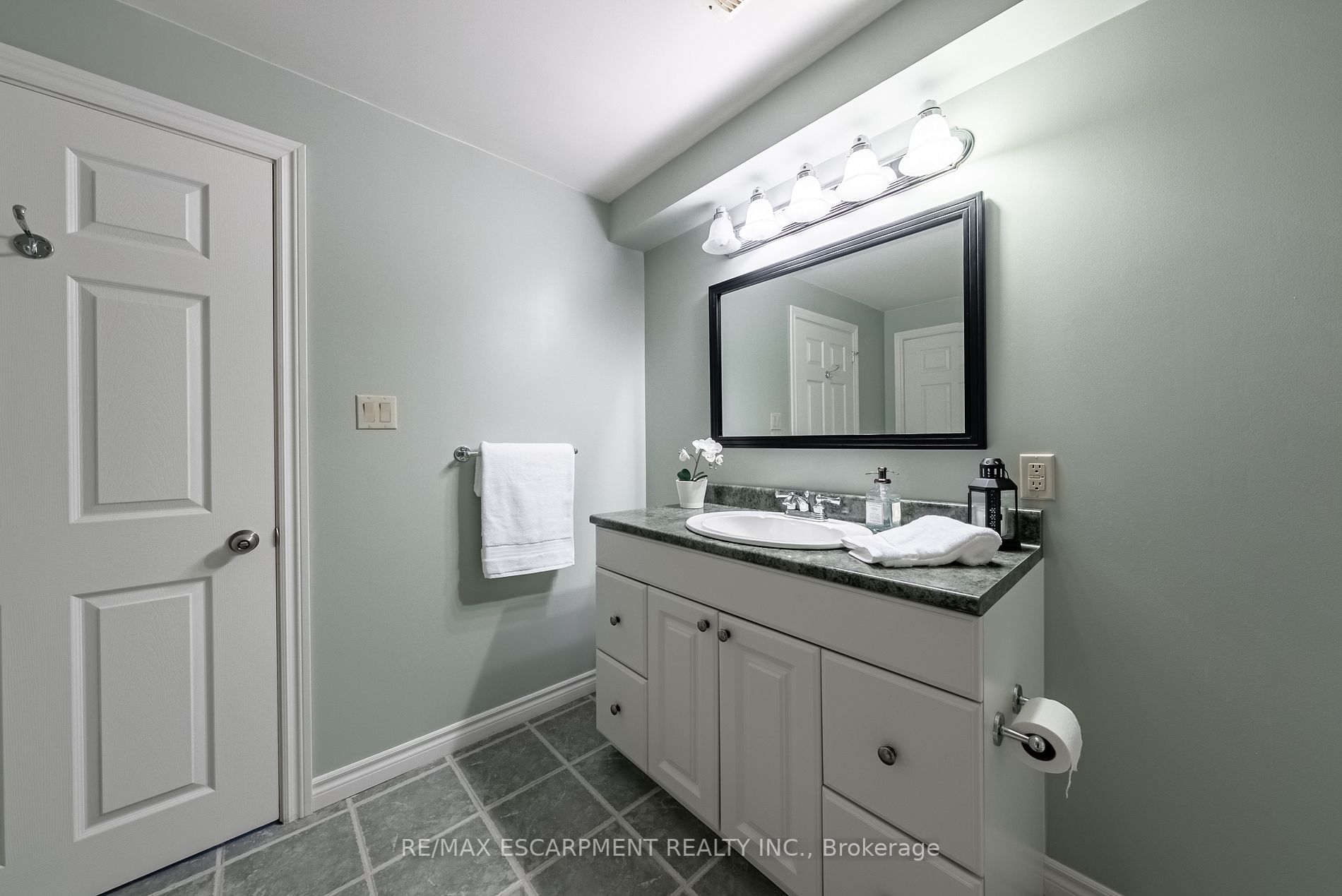44 Vintners Lane
