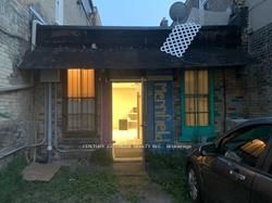 423 Dundas St