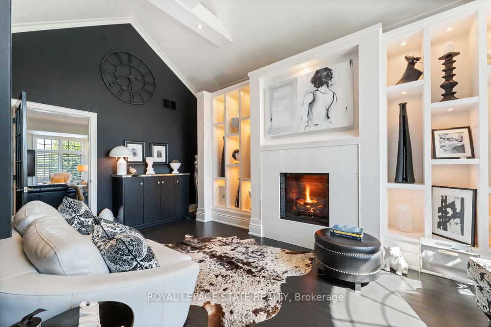 1467 Book Rd W