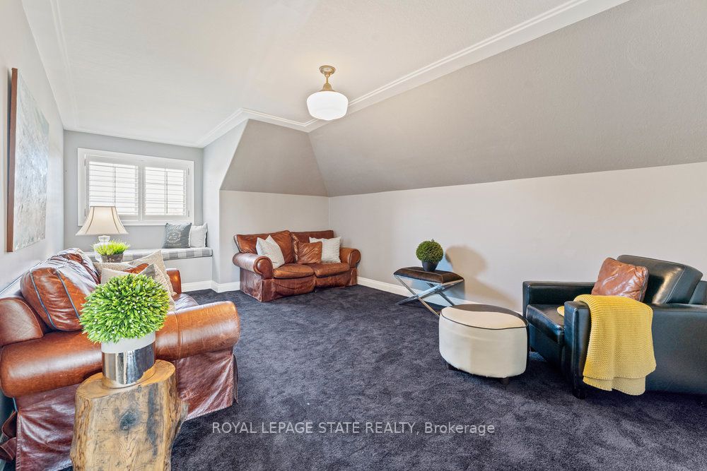 1467 Book Rd W