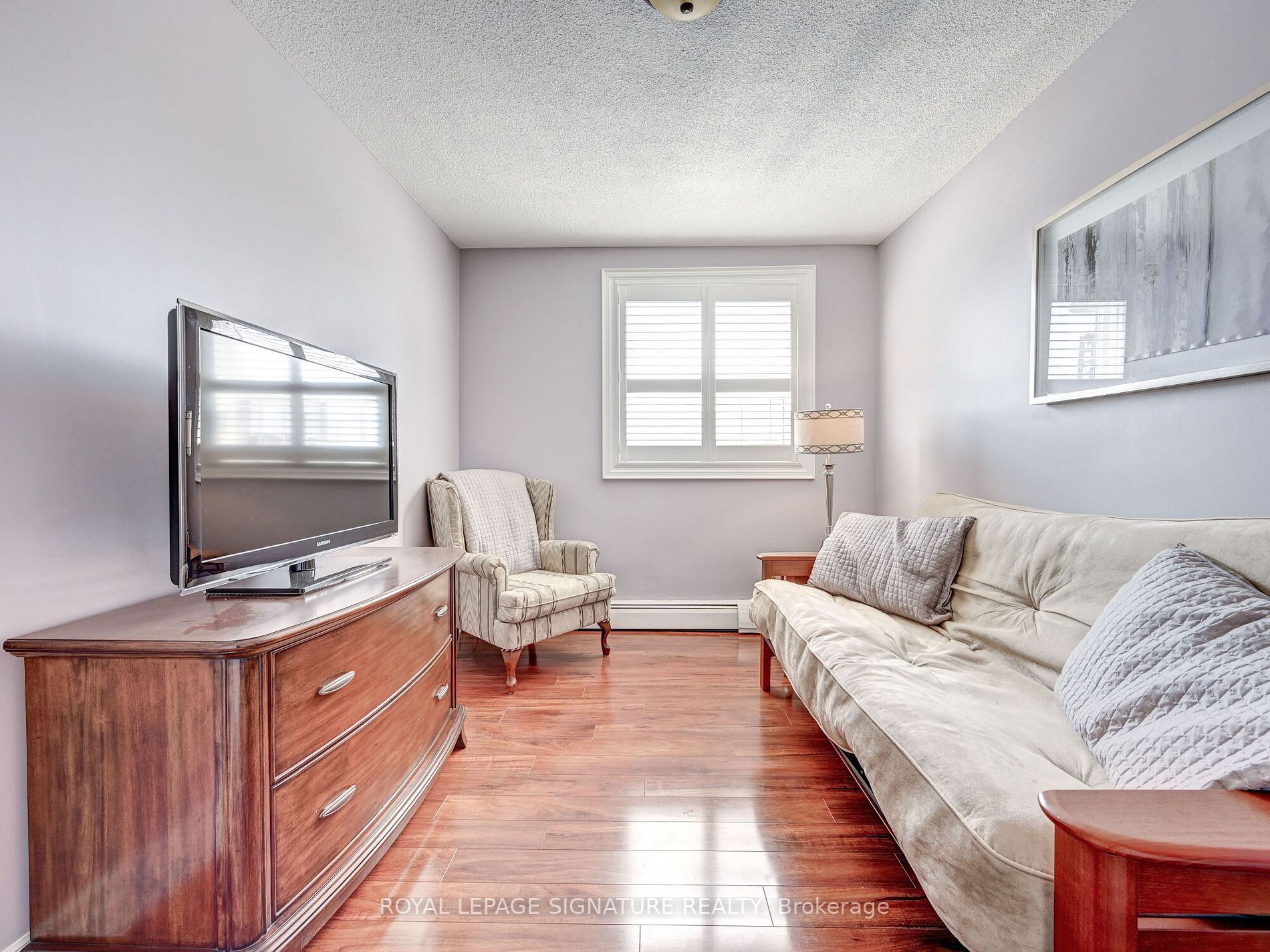 851 Queenston Rd, #406