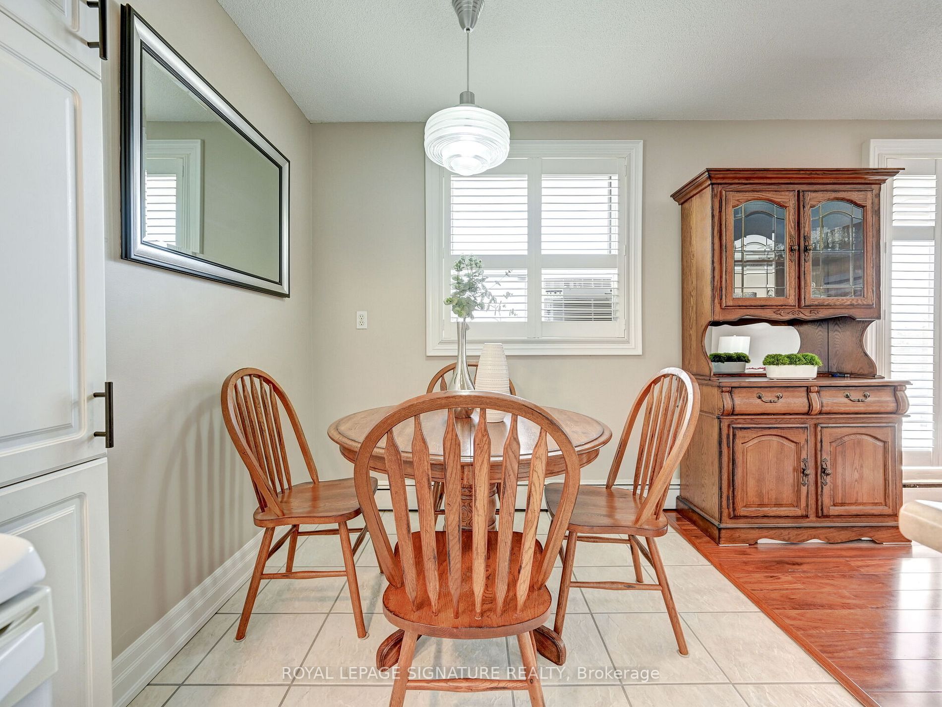 851 Queenston Rd, #406