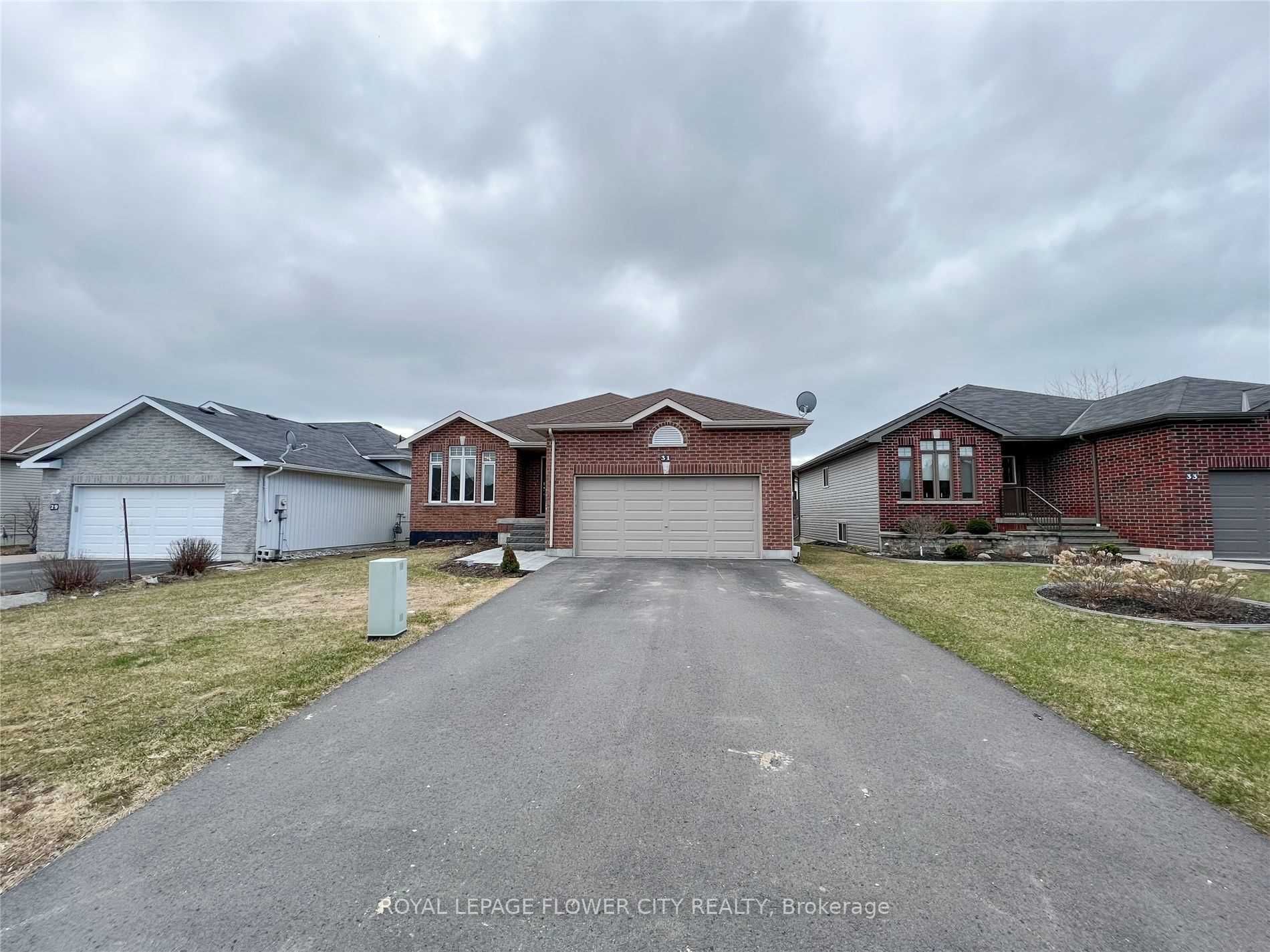 31 Fox Den Dr