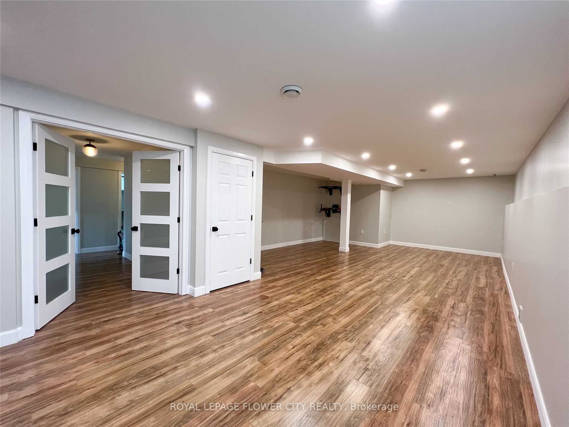 31 Fox Den Dr