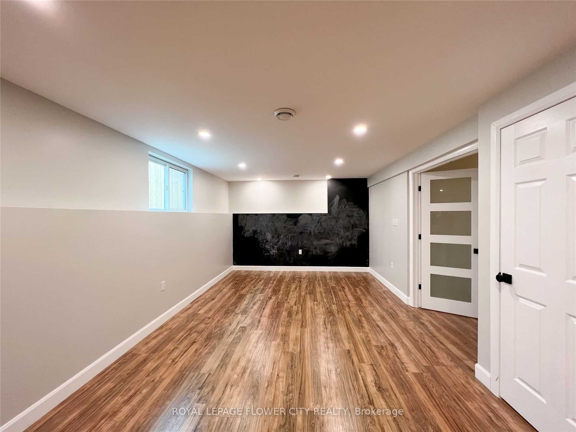 31 Fox Den Dr