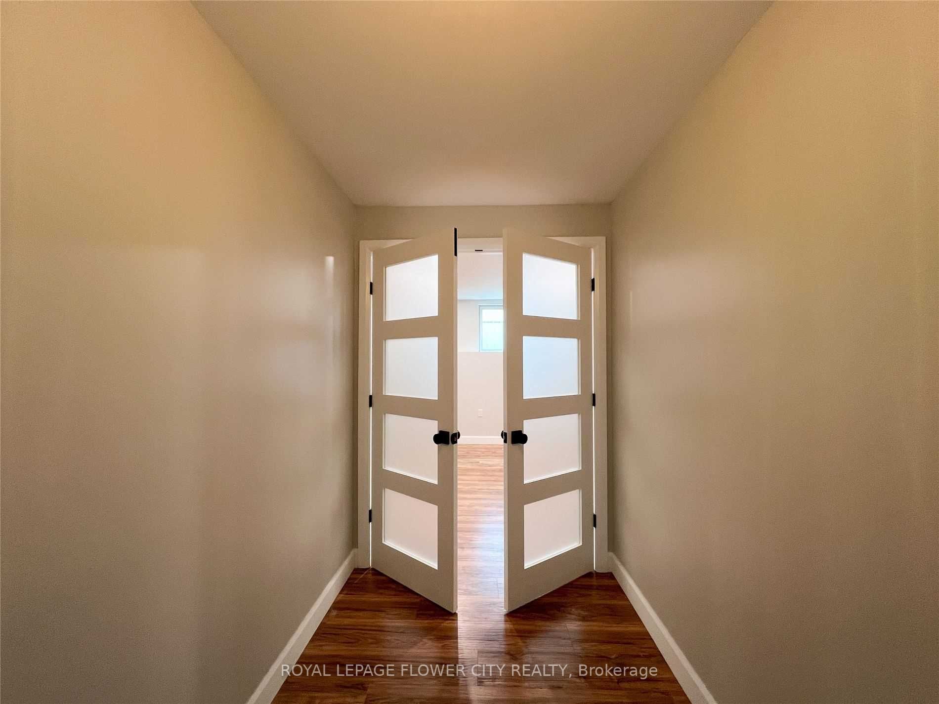 31 Fox Den Dr