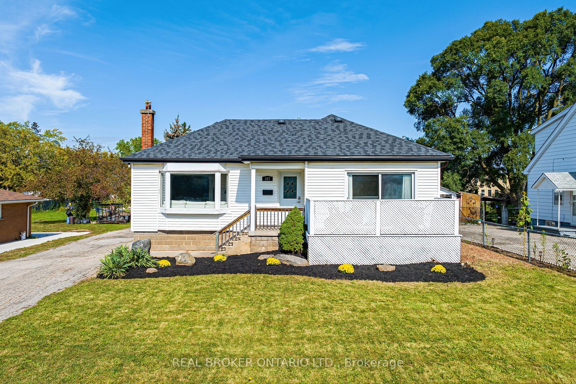 317 King St E