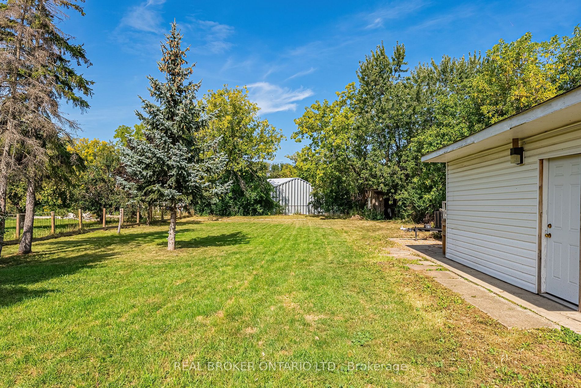 317 King St E