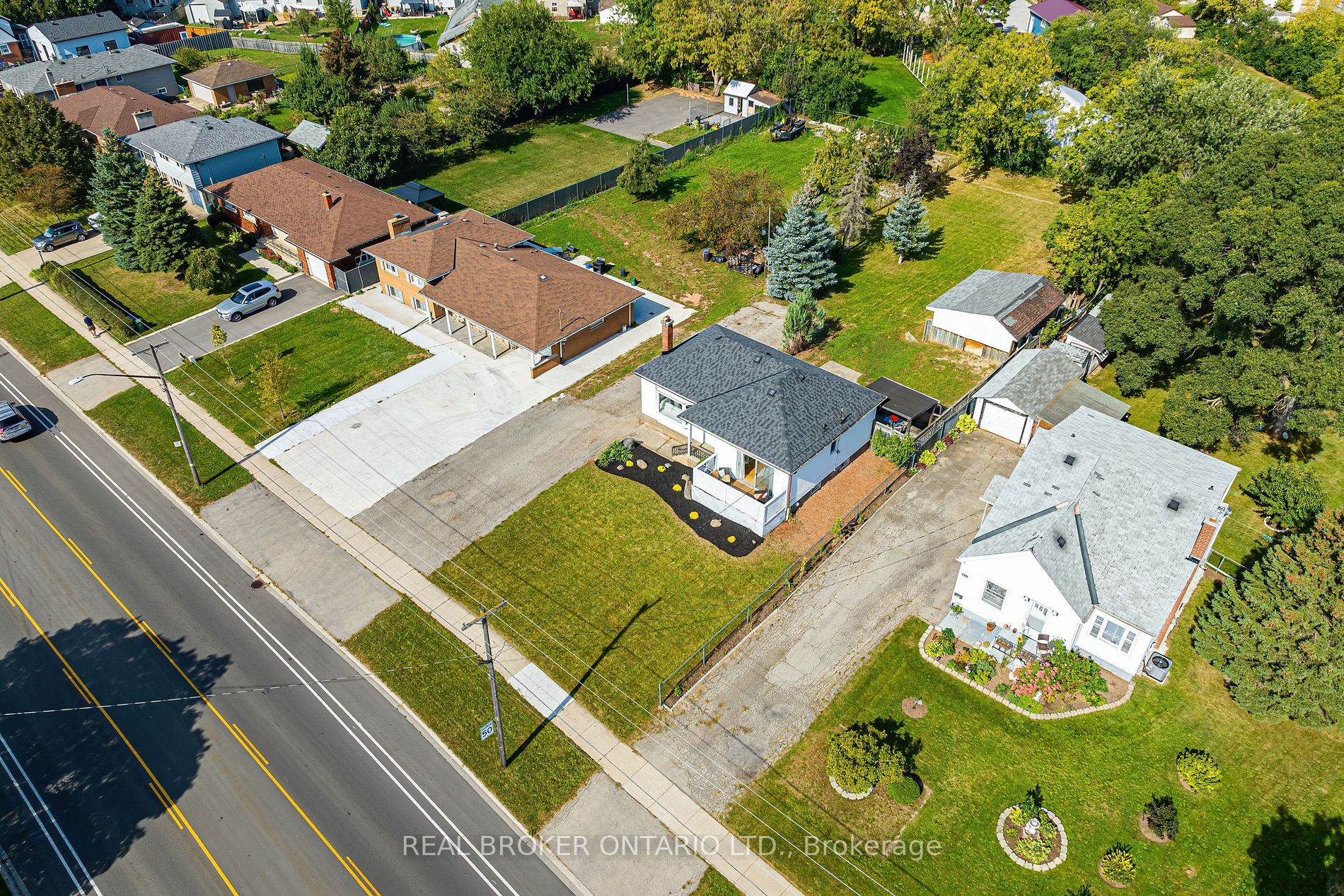 317 King St E