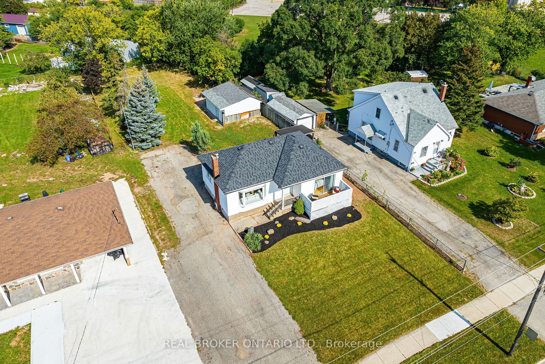 317 King St E