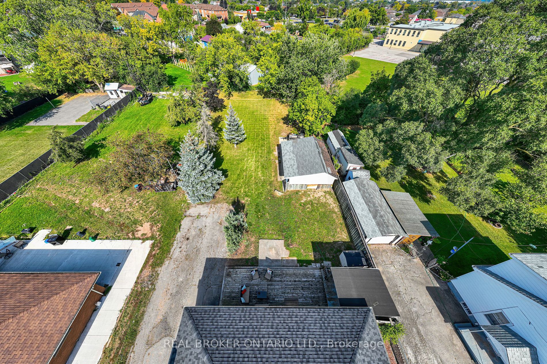 317 King St E