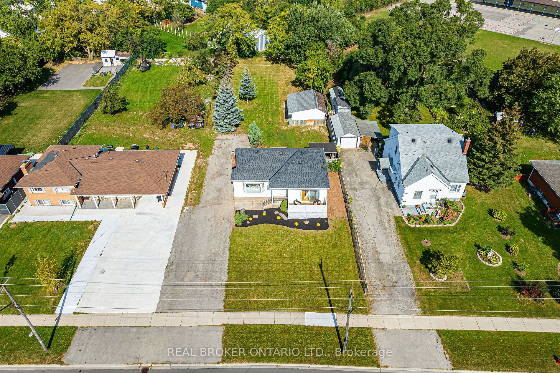 317 King St E