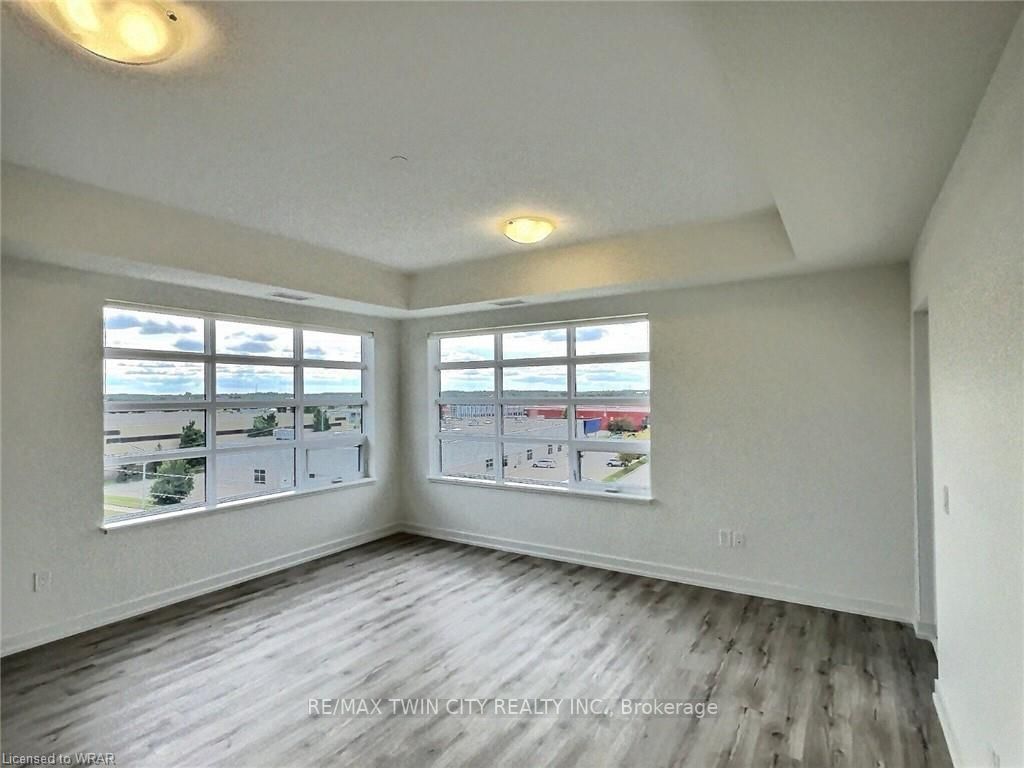 243 Northfield Drive E, #511