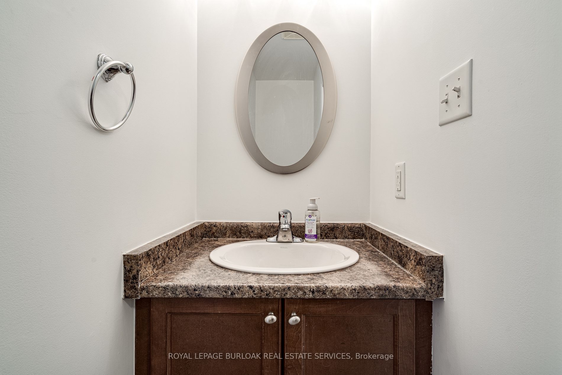 7 Southside Pl S, #14