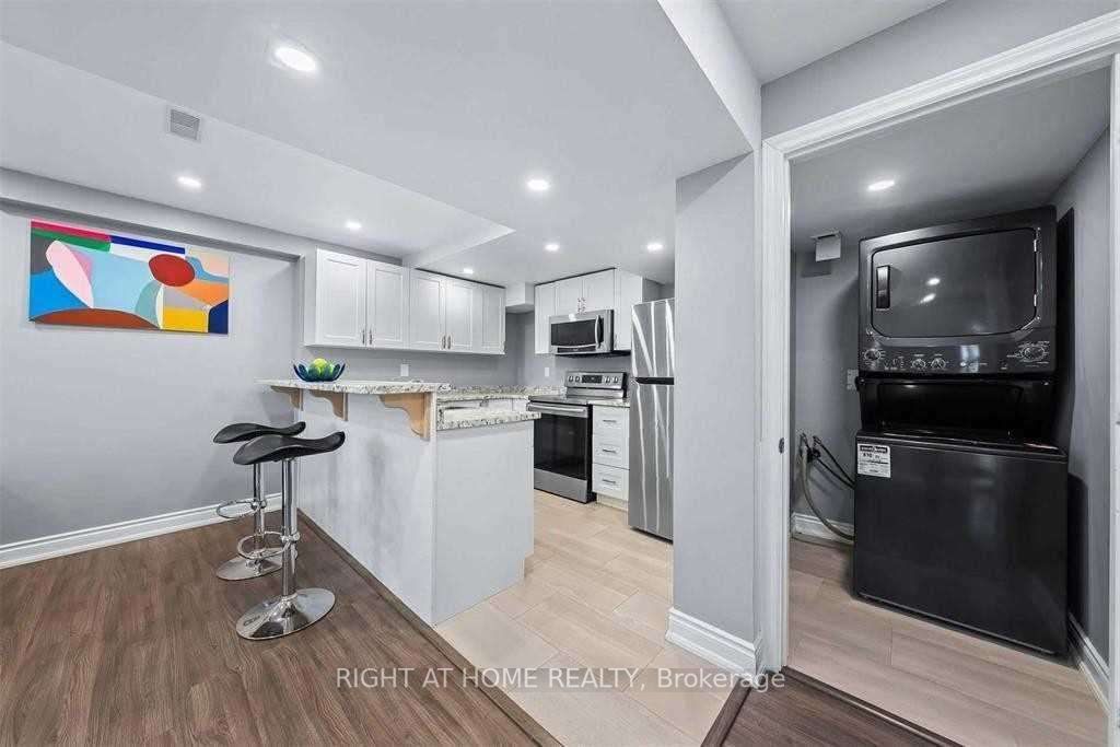 121 Johnson Dr