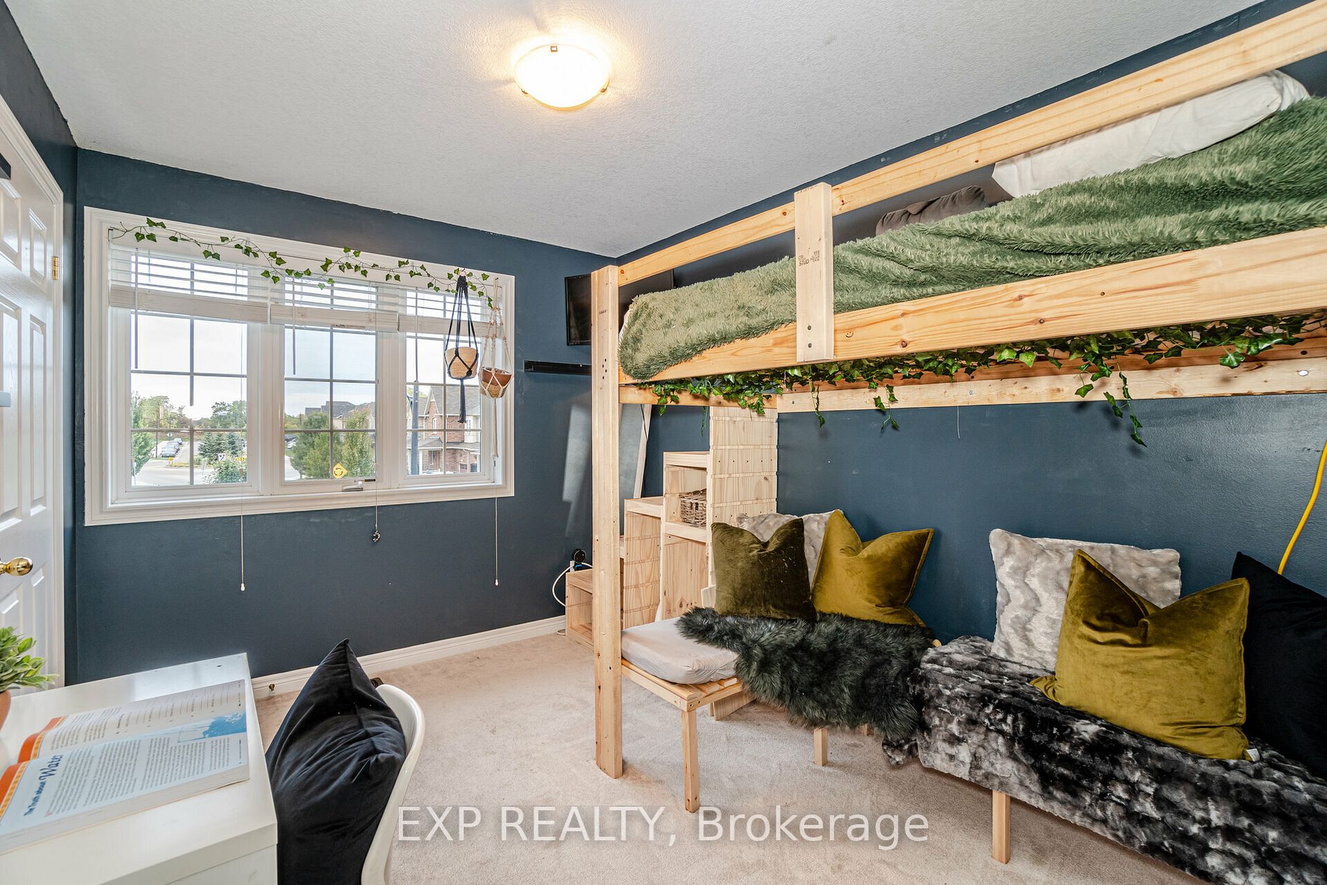 55 Bousfield Rise