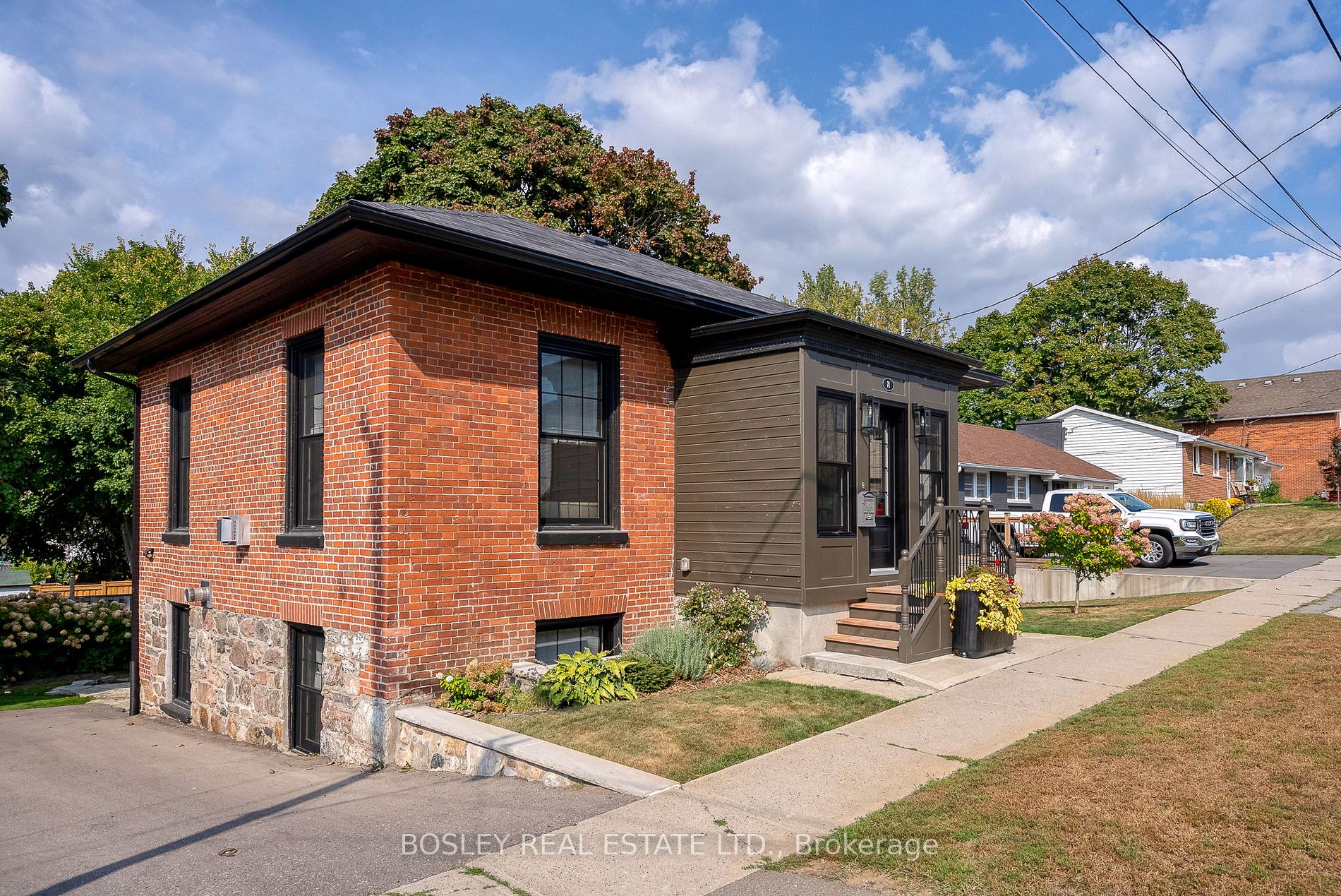 74 Sherbourne St