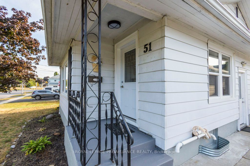 51 Dominion St