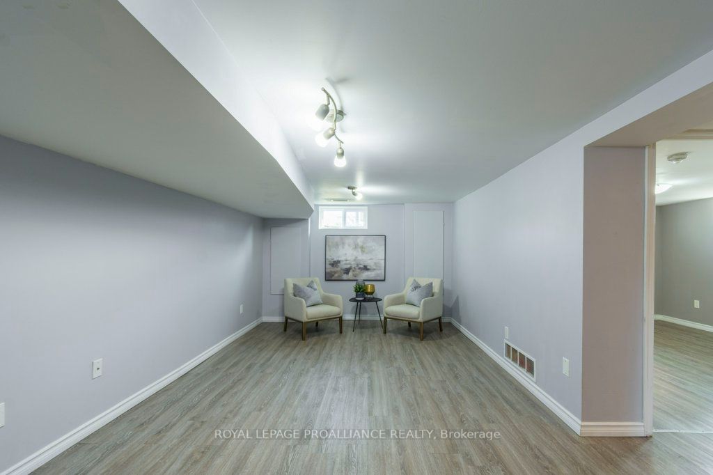 51 Dominion St