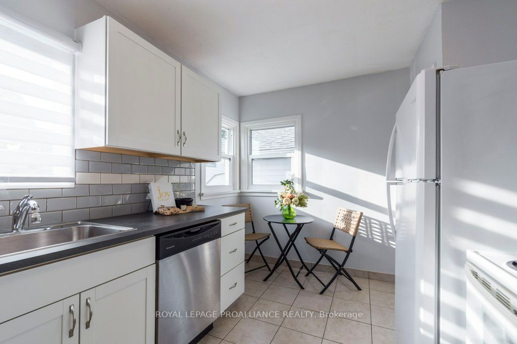51 Dominion St