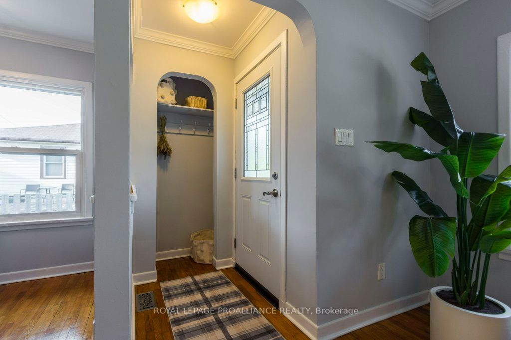 51 Dominion St
