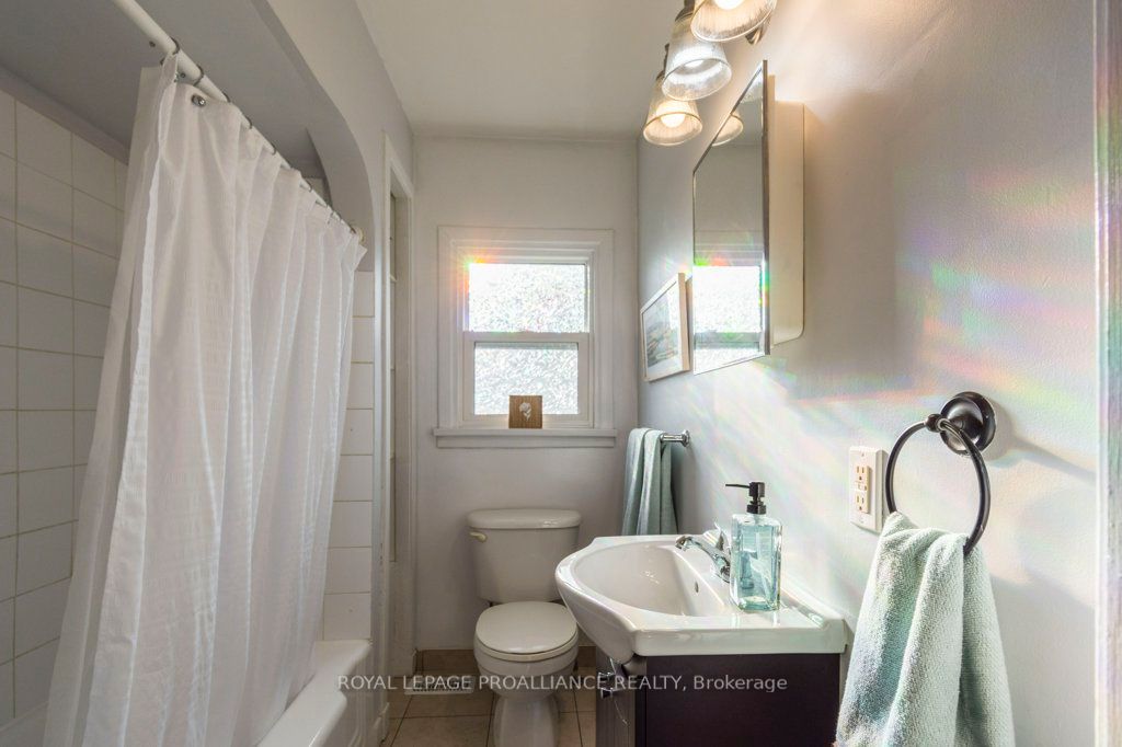 51 Dominion St