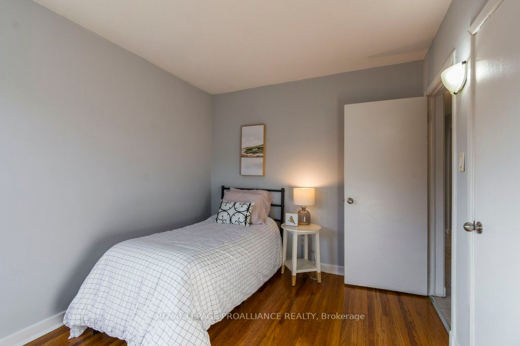 51 Dominion St