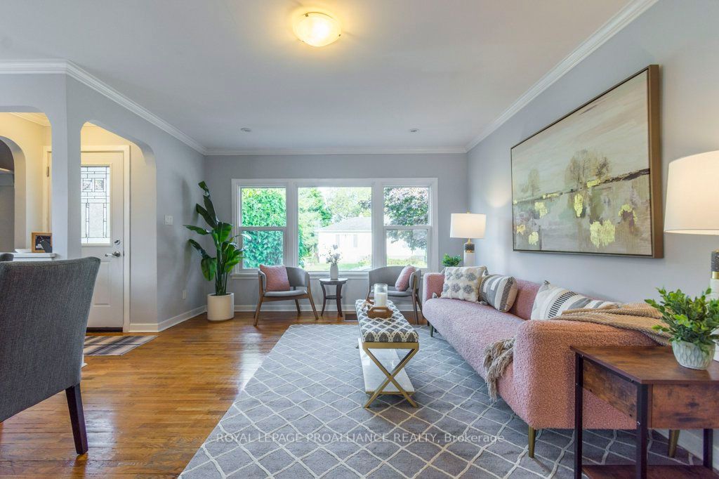 51 Dominion St