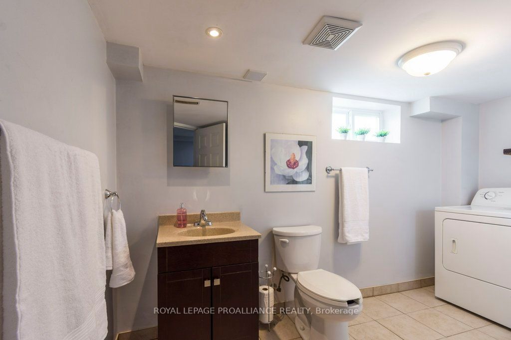 51 Dominion St