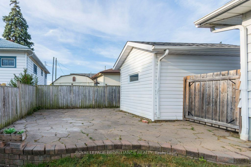 51 Dominion St