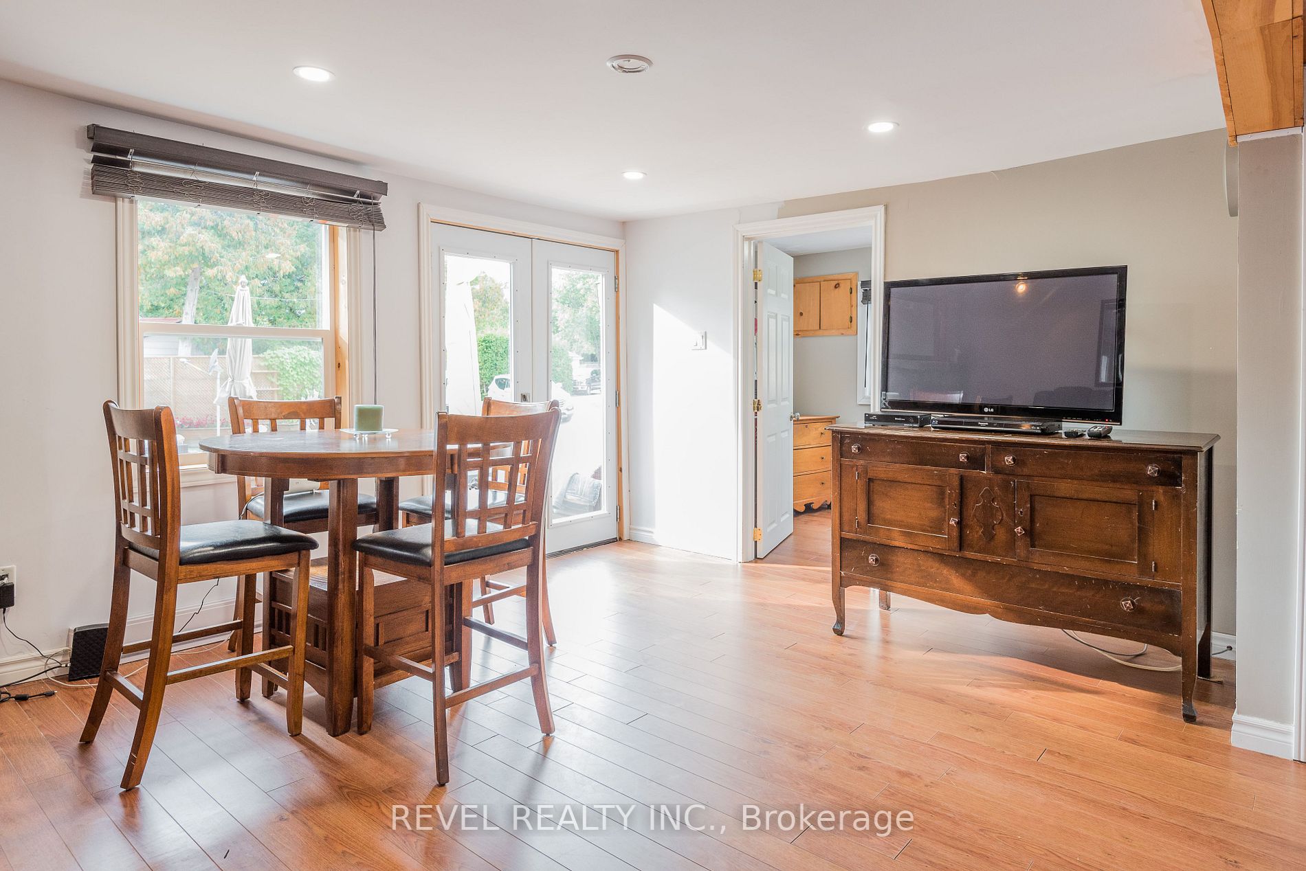 19 Burnett Shore Rd