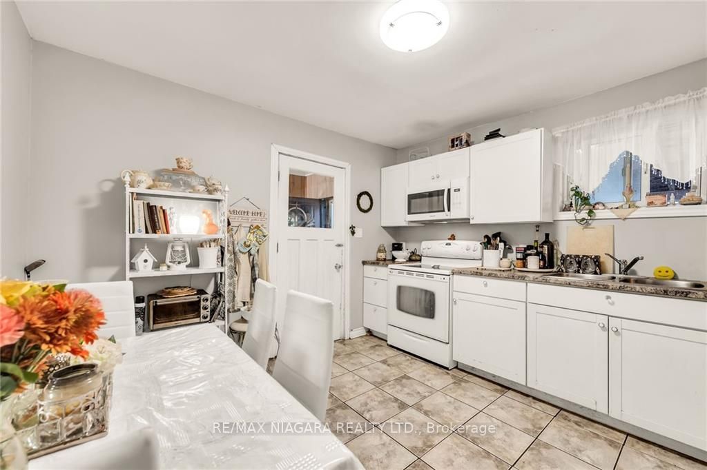 6295 Franklin Ave