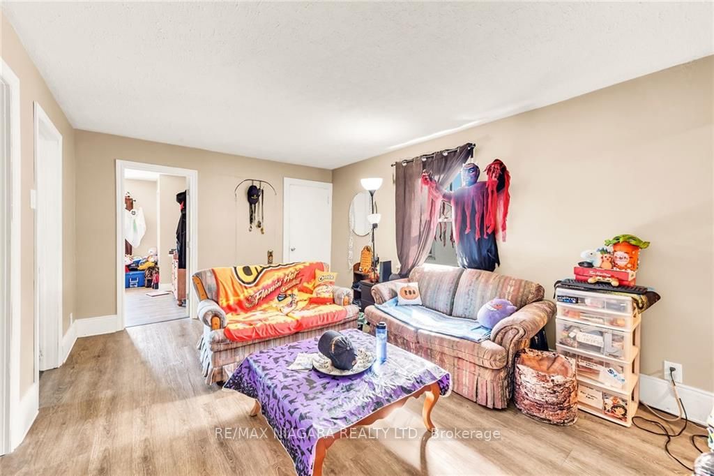 6295 Franklin Ave