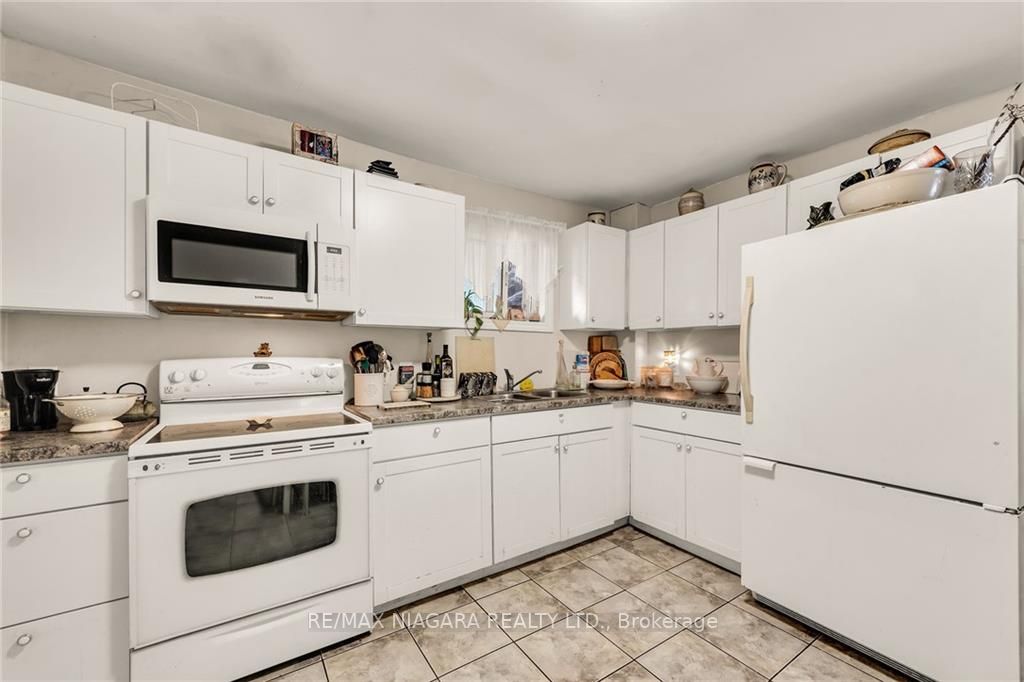 6295 Franklin Ave
