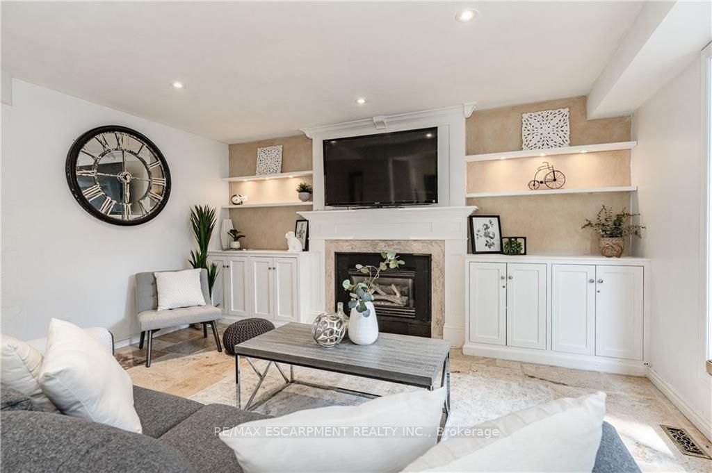 48 Chudleigh St