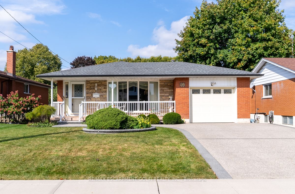 10 San Remo Dr
