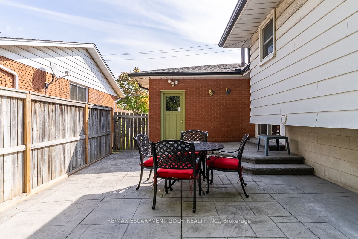 10 San Remo Dr