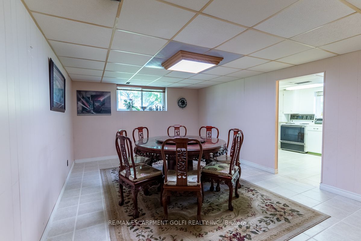 10 San Remo Dr