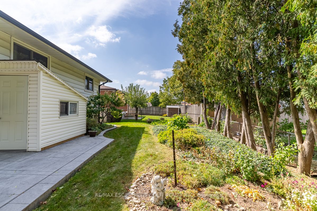 10 San Remo Dr