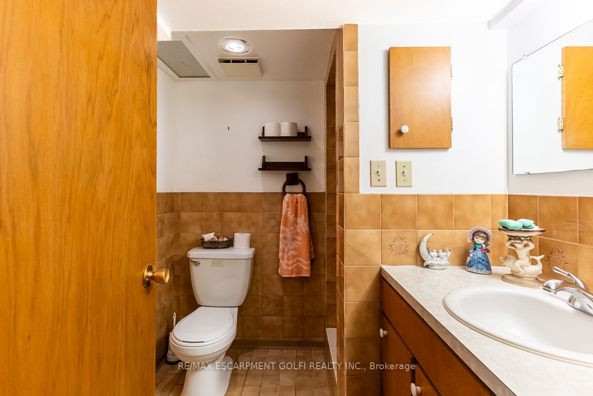 10 San Remo Dr