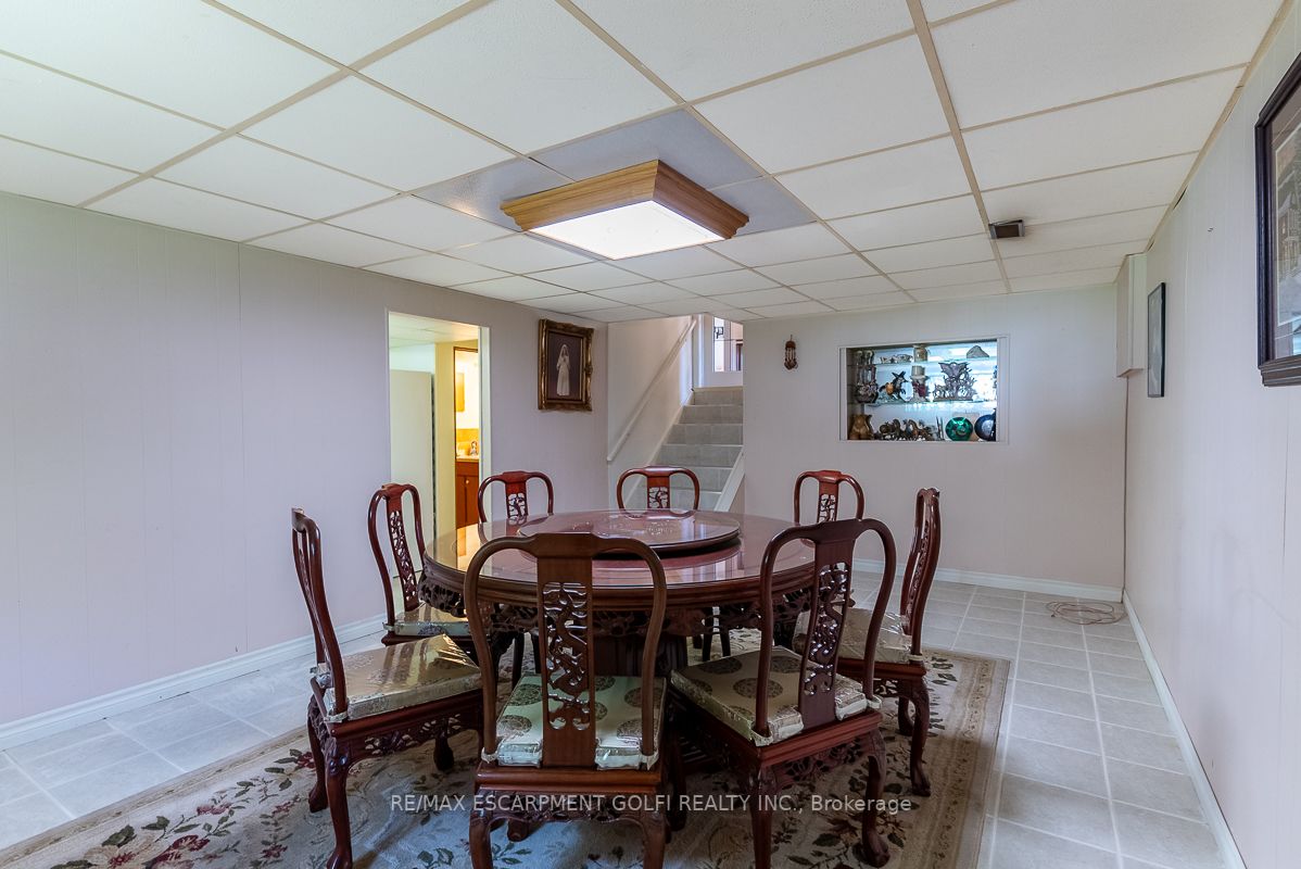 10 San Remo Dr