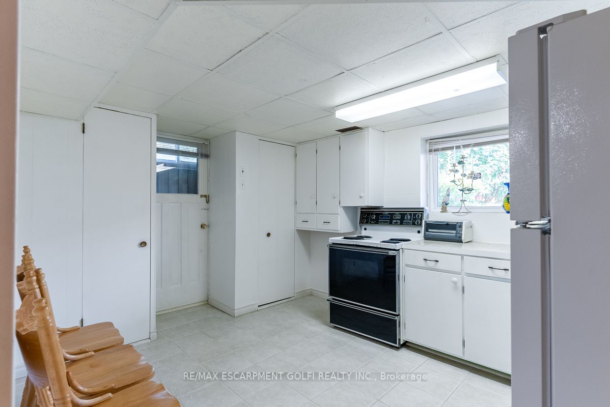 10 San Remo Dr