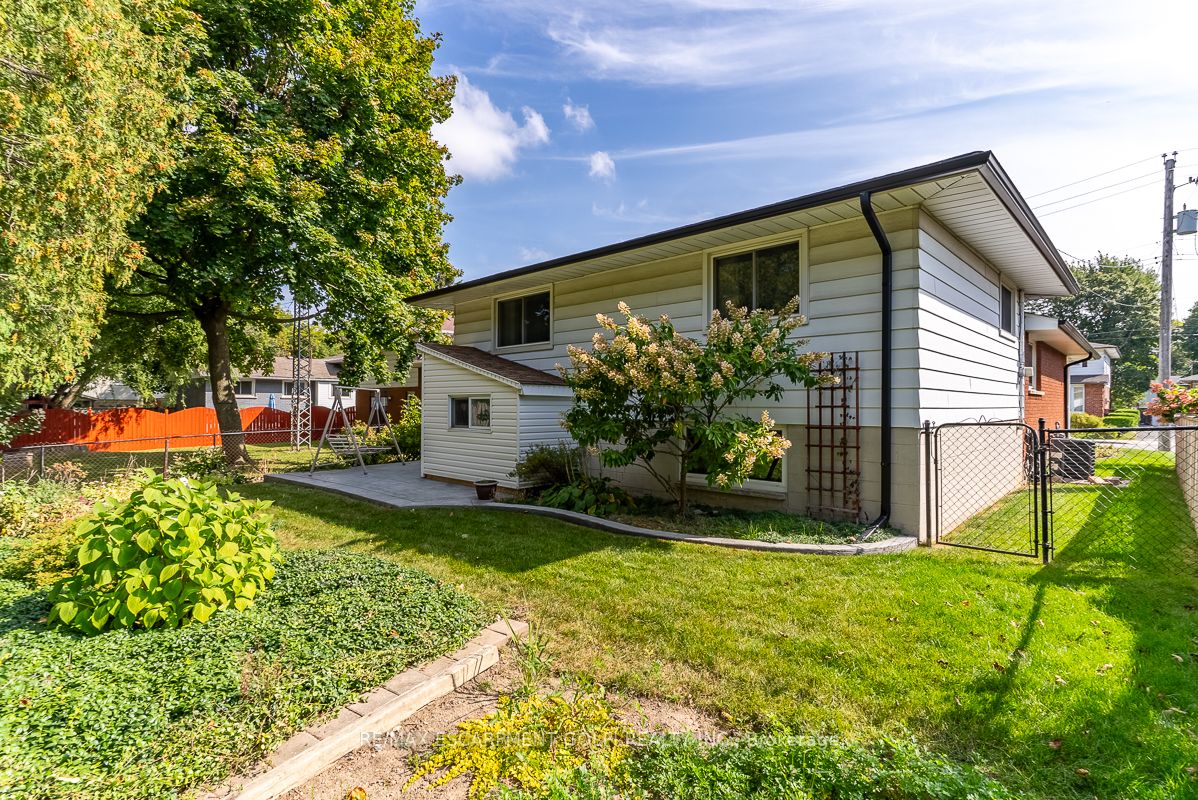 10 San Remo Dr