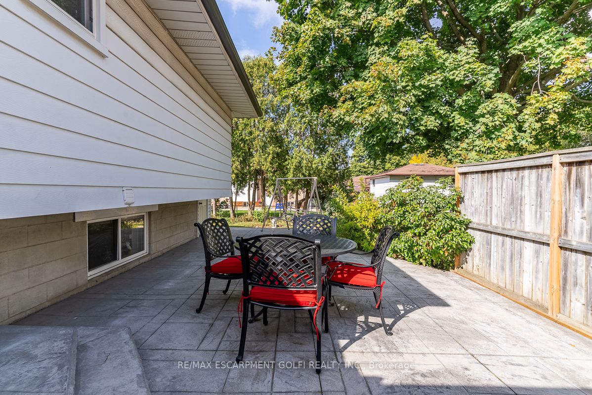 10 San Remo Dr