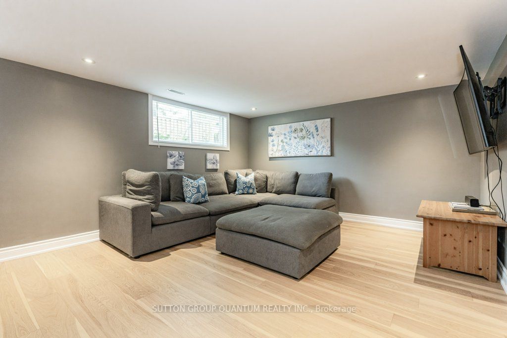 93 San Fernando Dr
