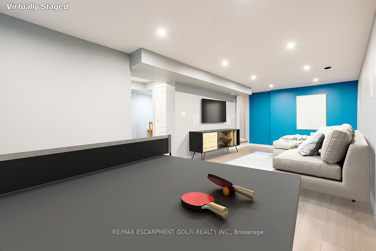 24 Kenyon Cres, #10
