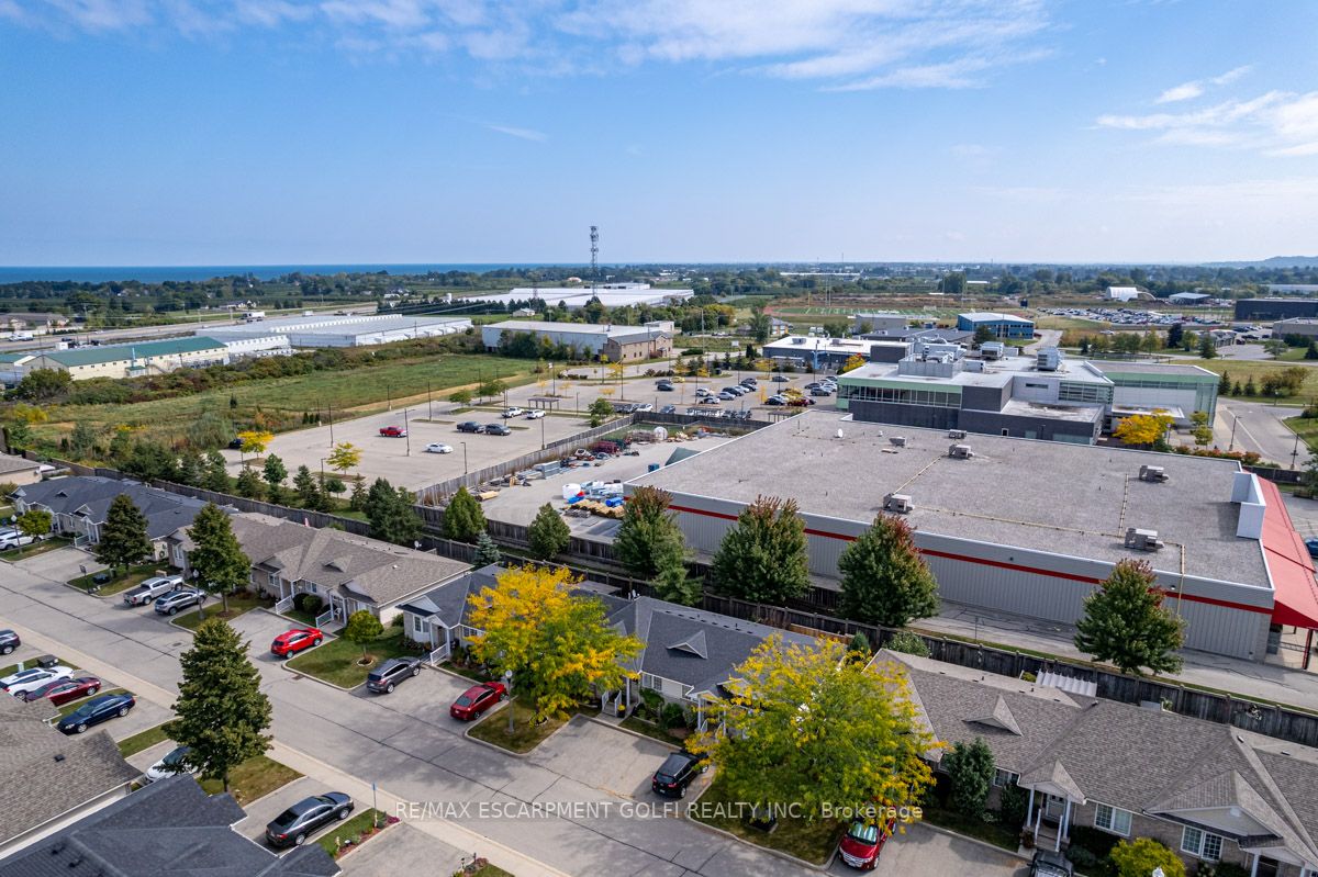 24 Kenyon Cres, #10